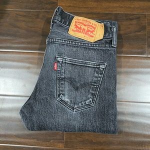 Levi’s 32x30 black straight leg jeans
